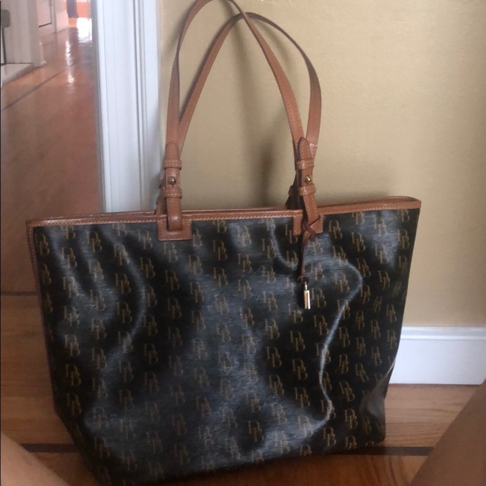Dooney and Bourke leather shoulder bag .